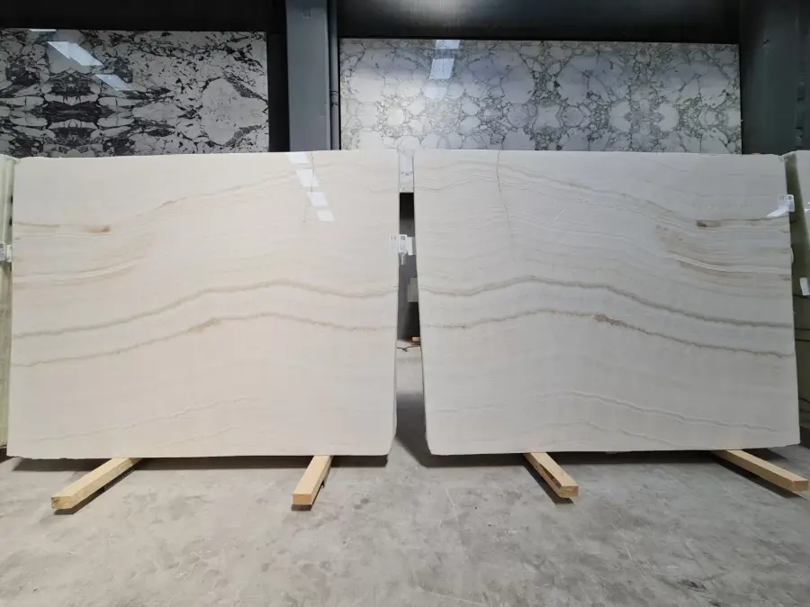 WHITE ONYX