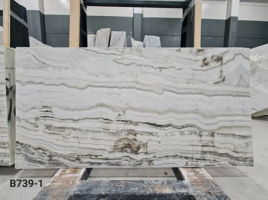 WHITE ONYX