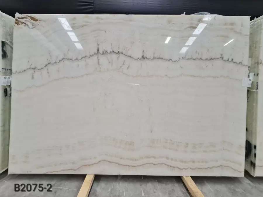 WHITE ONYX