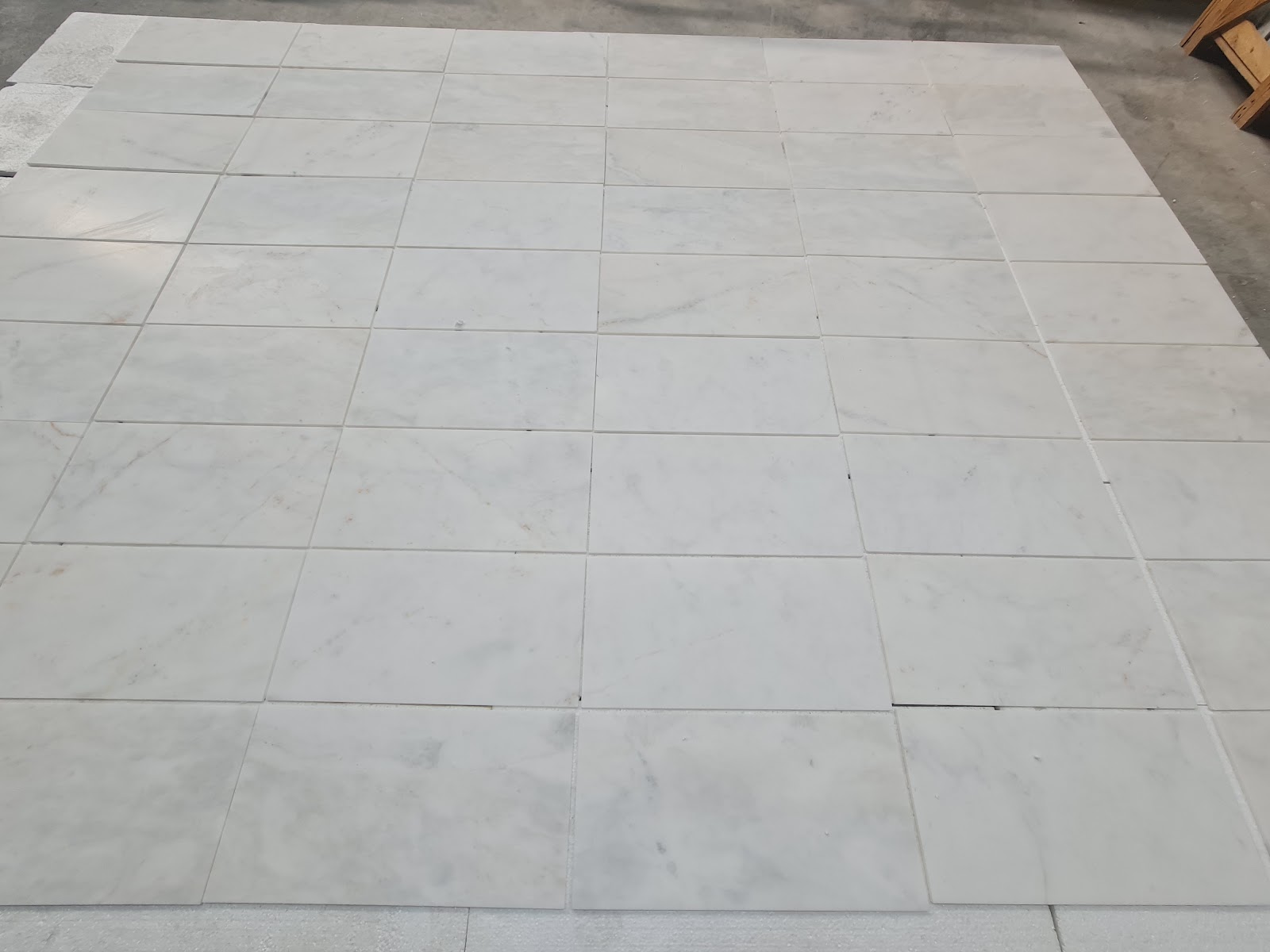 Afyon White natural stone tile — detail photo 2