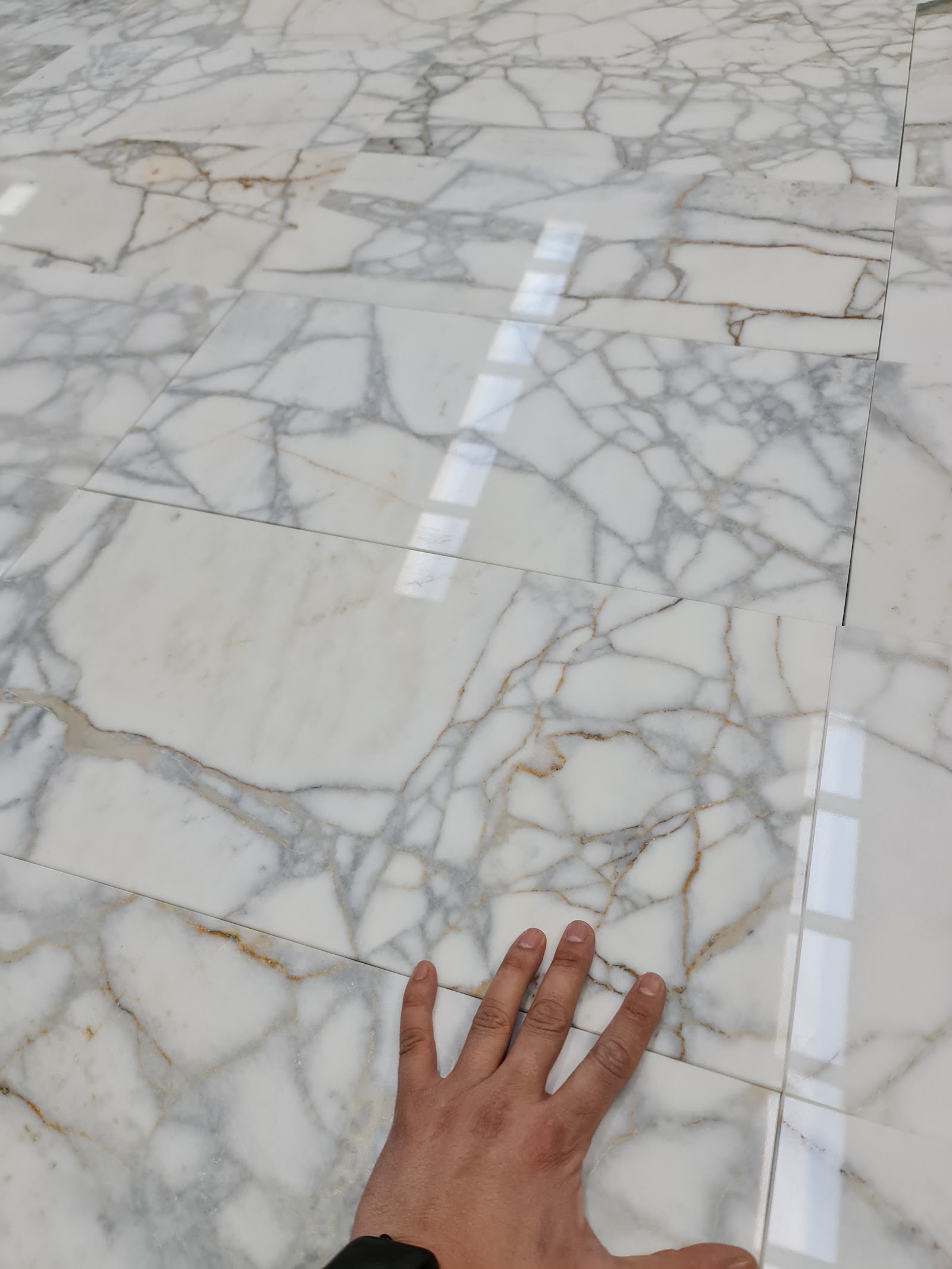 Calacatta Venato Tiles natural stone tile — detail photo 2