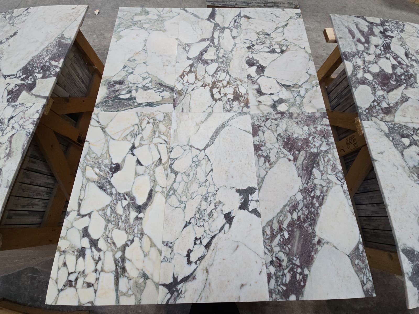 Calacatta Viola Tiles natural stone tile — detail photo 5