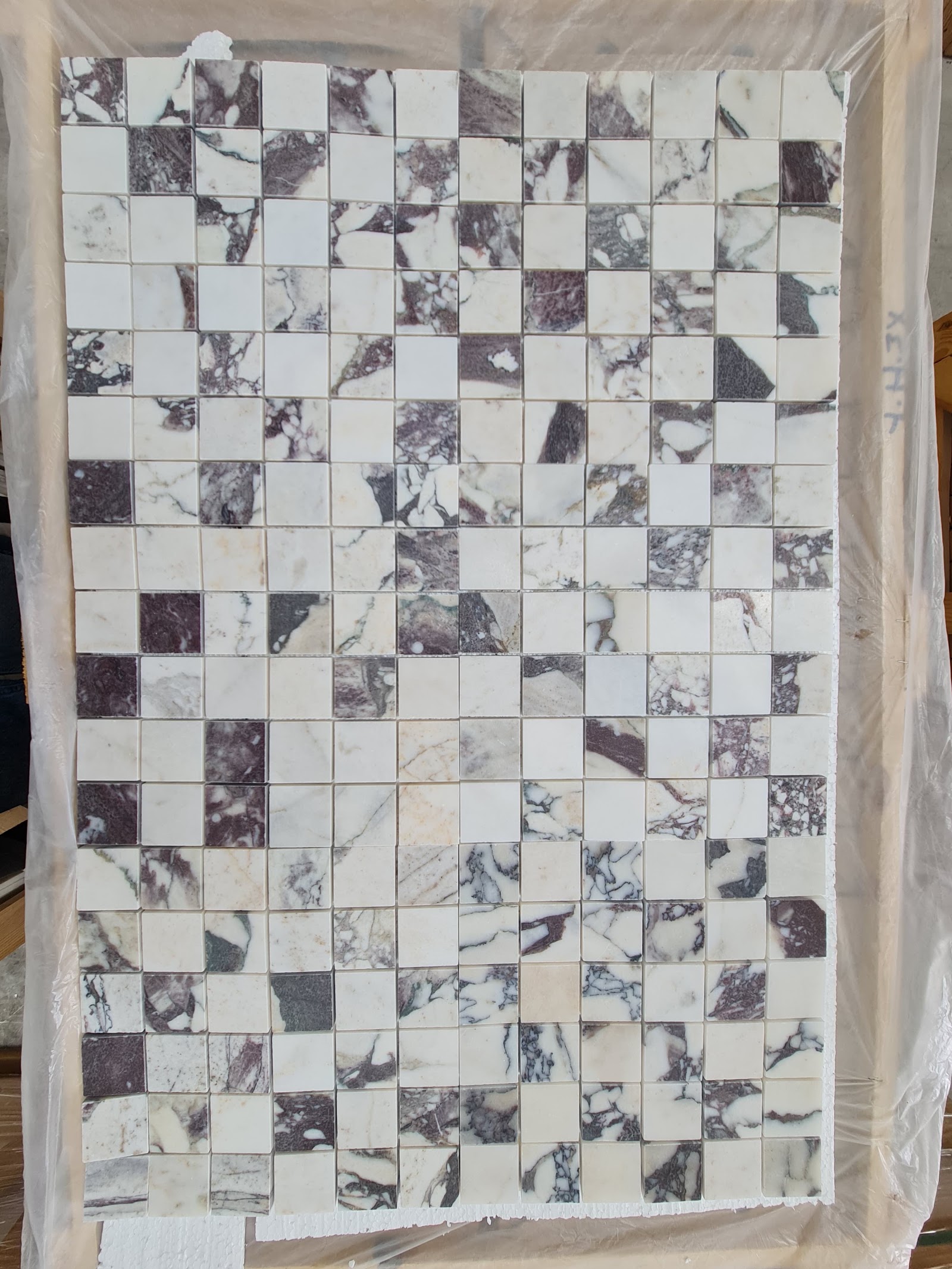 Mosaic · 5x5 Square natural stone mosaic — surface and veining
