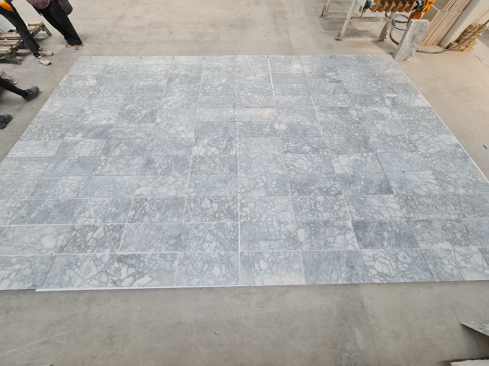Bianco Venato natural stone tile — detail photo 4