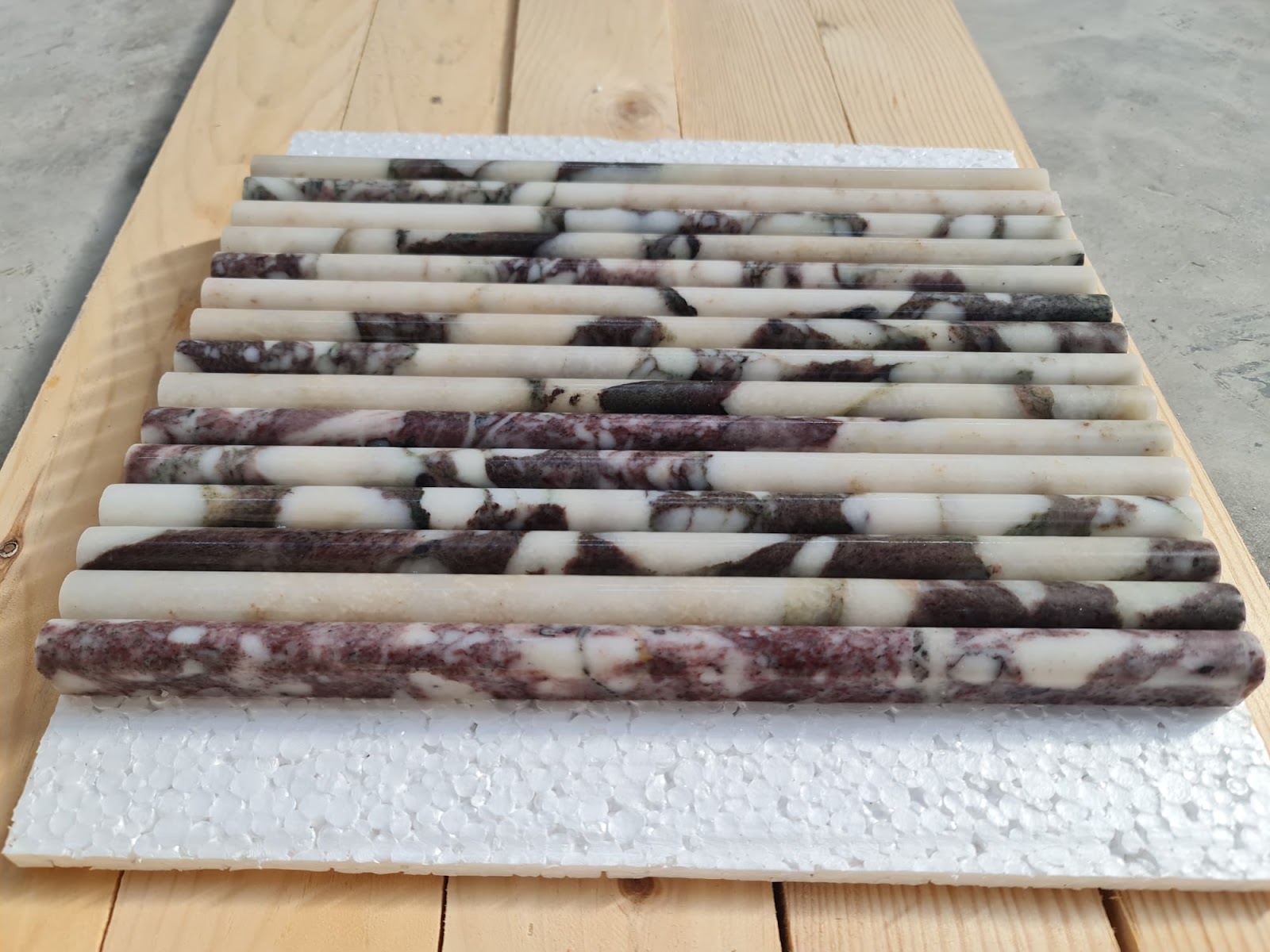 Mouldings · Calacatta Viola Extra Pencil · Honed natural stone moulding — detail photo 5