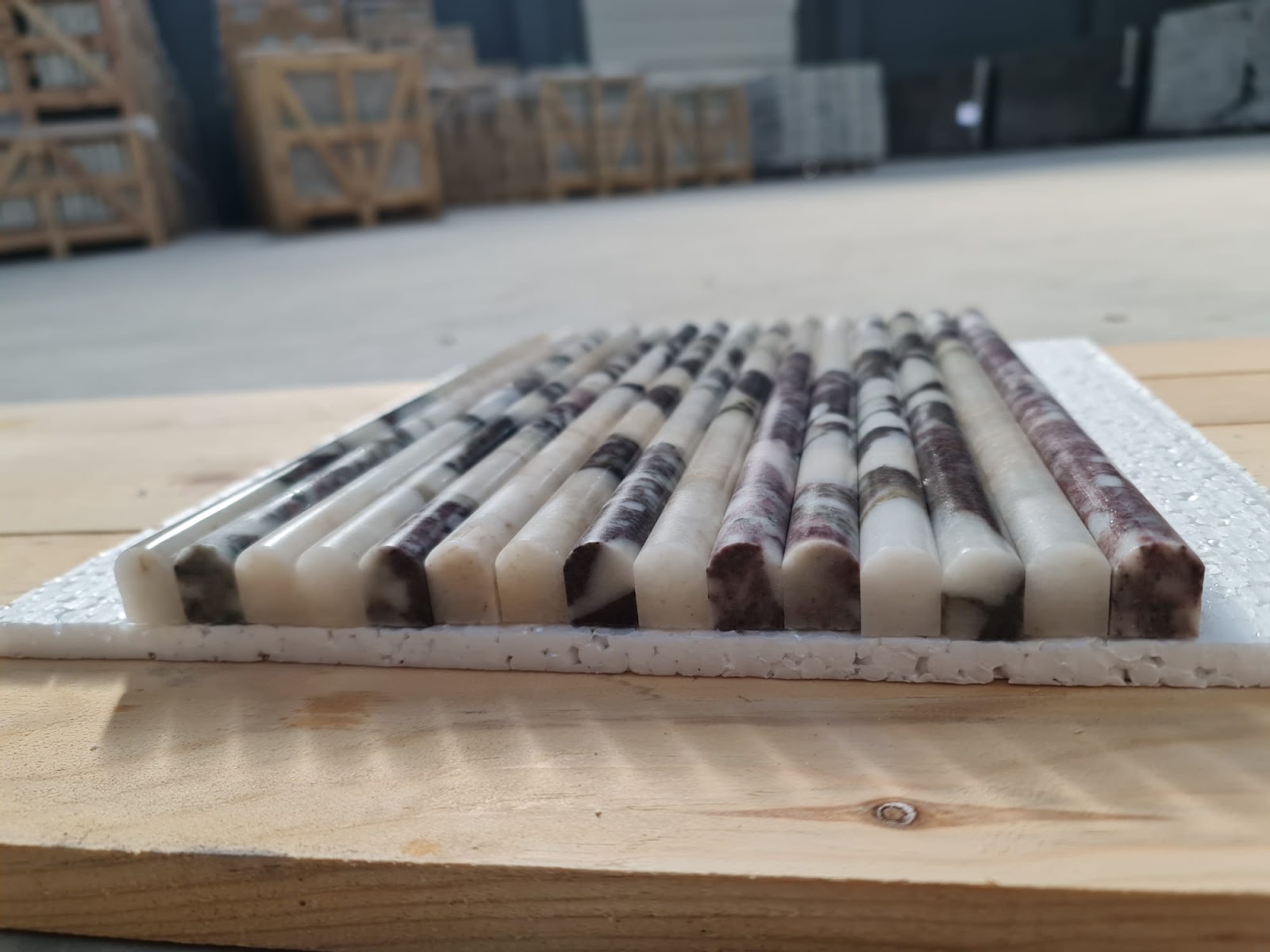 Mouldings · Calacatta Viola Extra Pencil · Honed natural stone moulding — detail photo 3